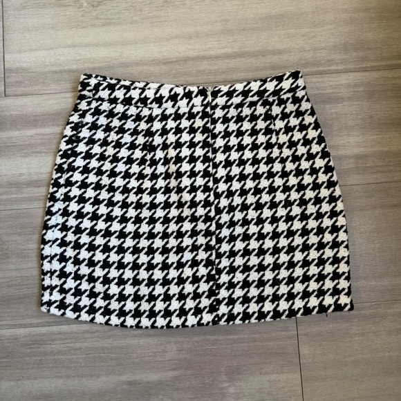 Houndstooth Skirt - Picture 5 of 5